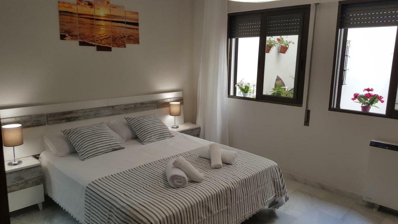 Apartamento Entre Patios Valladares Apartment กอร์โดบา ภายนอก รูปภาพ